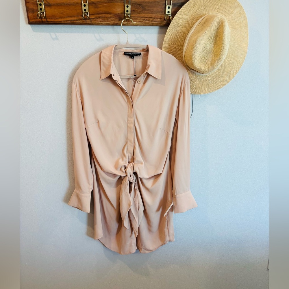 Central Park West Blush Tie front shirt dress size Small‎